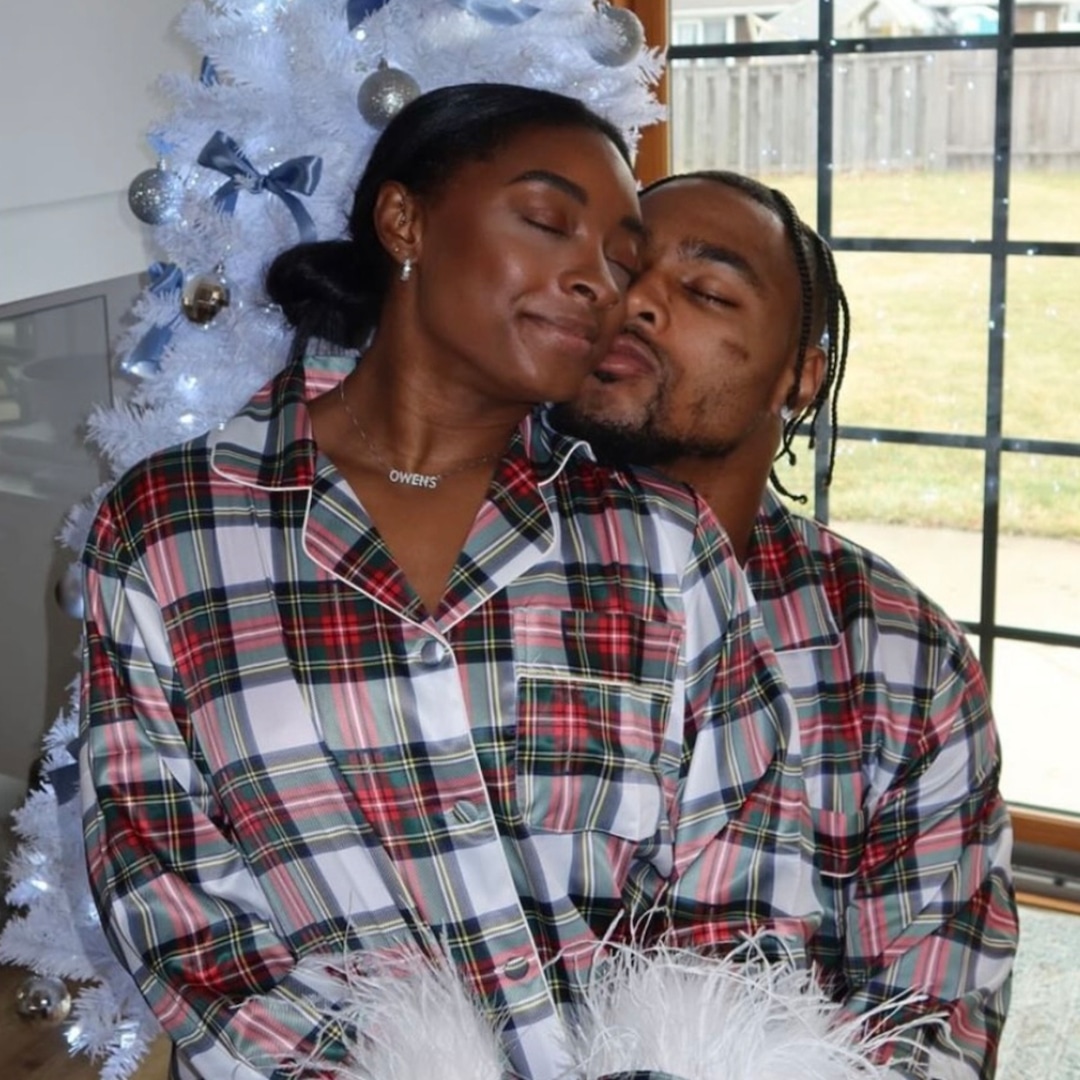 Simone Biles, Jonathan Owens Win Christmas Despite Romance Criticism Simone Biles, Jonathan Owens Win Christmas Despite Romance Criticism
